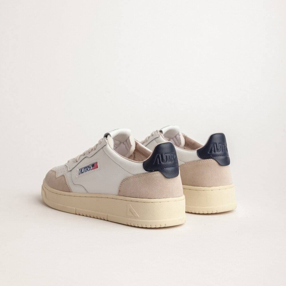 nur-70-00-eur-fur-autry-baskets-medalist-low-marine-beige-online-im-shop_2.jpg