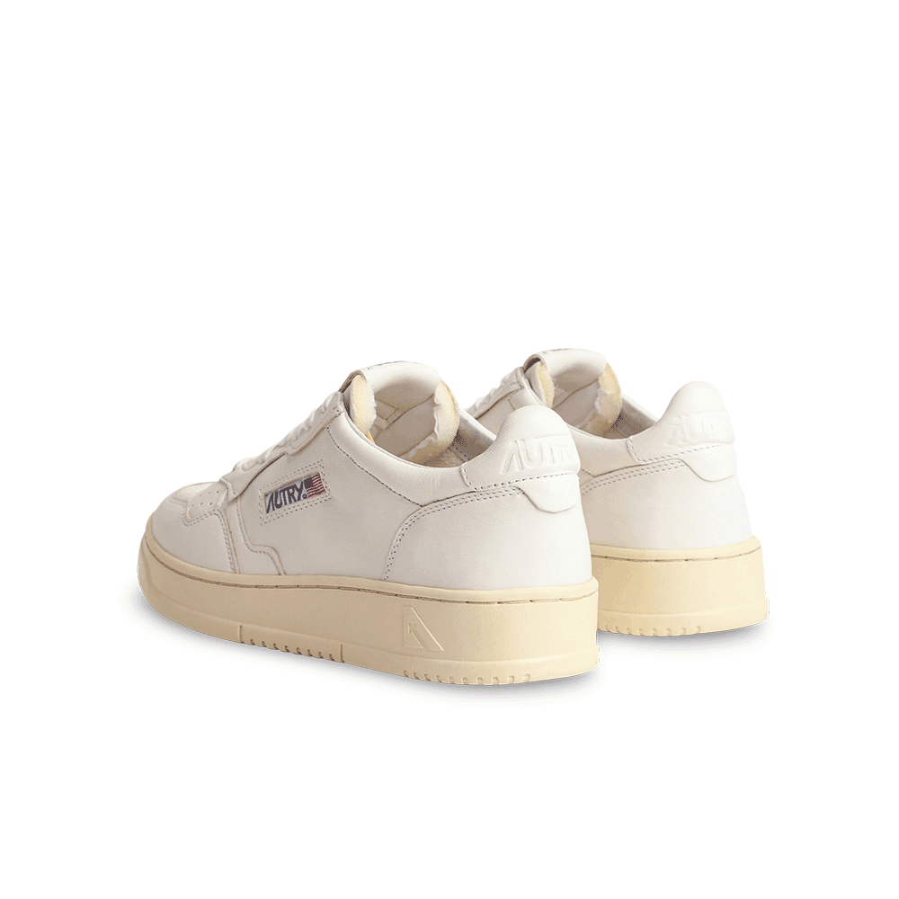 nur-86-00-eur-fur-autry-baskets-medalist-low-blanc-online-im-shop_4.png