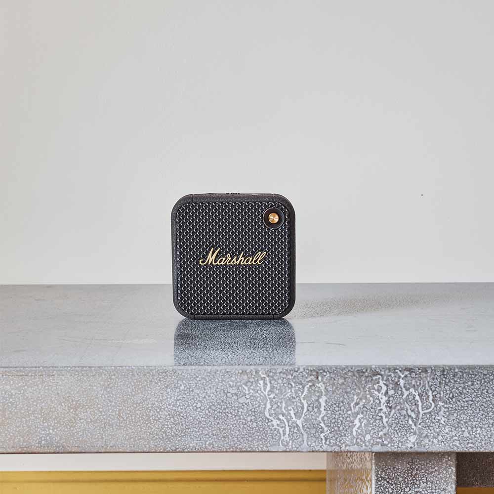 nur-48-00-eur-fur-enceinte-portable-willen-black-brass-marshall-online-im-shop_5.jpg