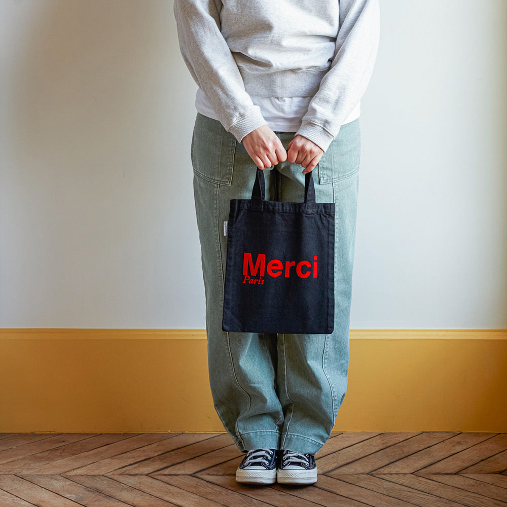 nur-15-20-eur-fur-merci-tote-bag-en-coton-noir-rouge-online-im-shop_2.jpg