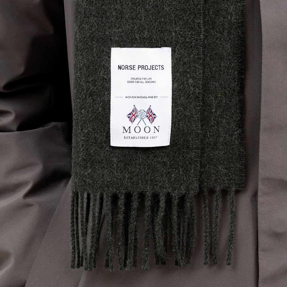 nur-38-00-eur-fur-norse-project-echarpe-moon-vert-online-im-shop_3.jpg